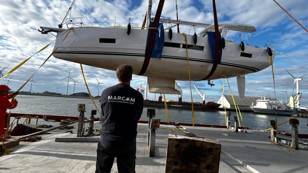 YACHTÜBERFÜHRUNGEN